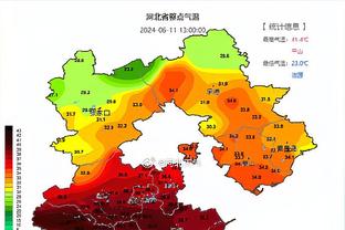 当C罗说“击败哈兰德”时，哈兰德的表情是这样的